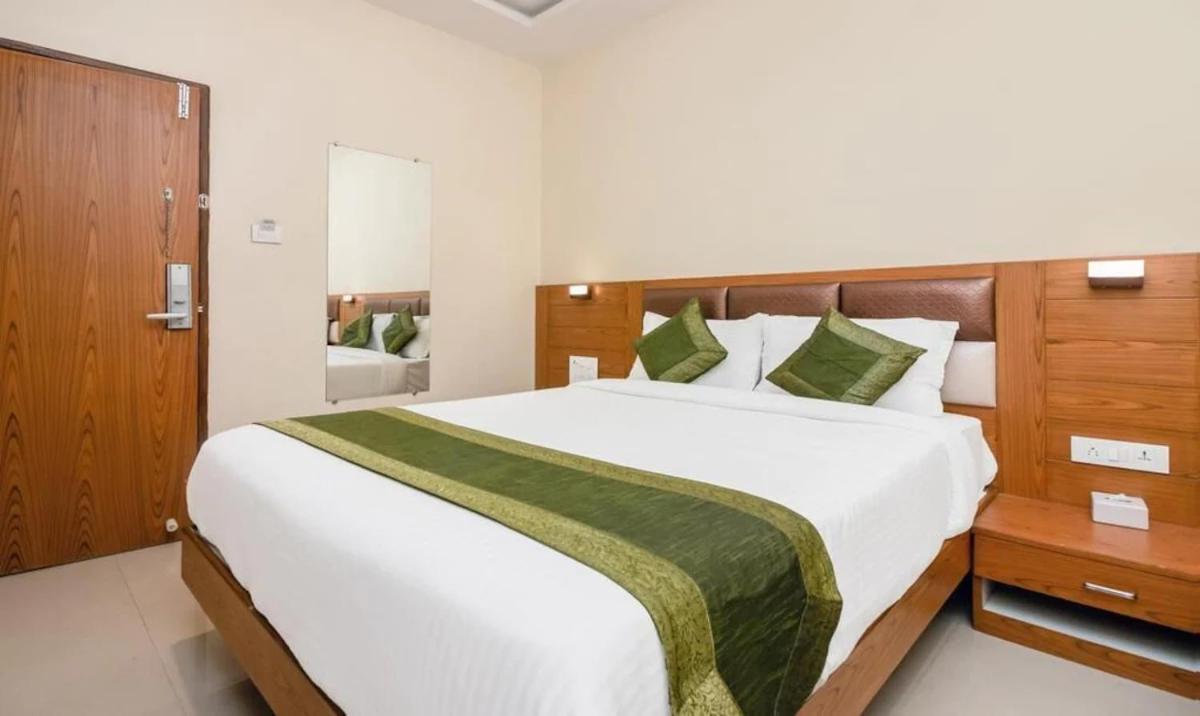 Hotel Volga Plaza ムンバイ エクステリア 写真