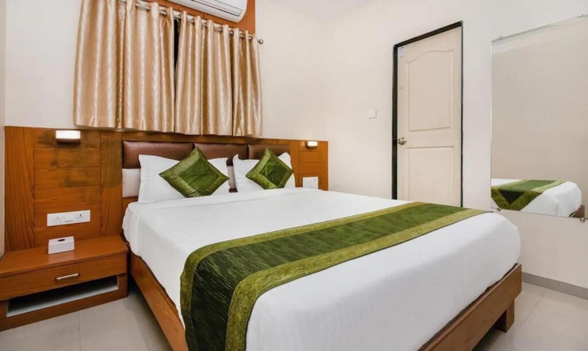Hotel Volga Plaza ムンバイ エクステリア 写真
